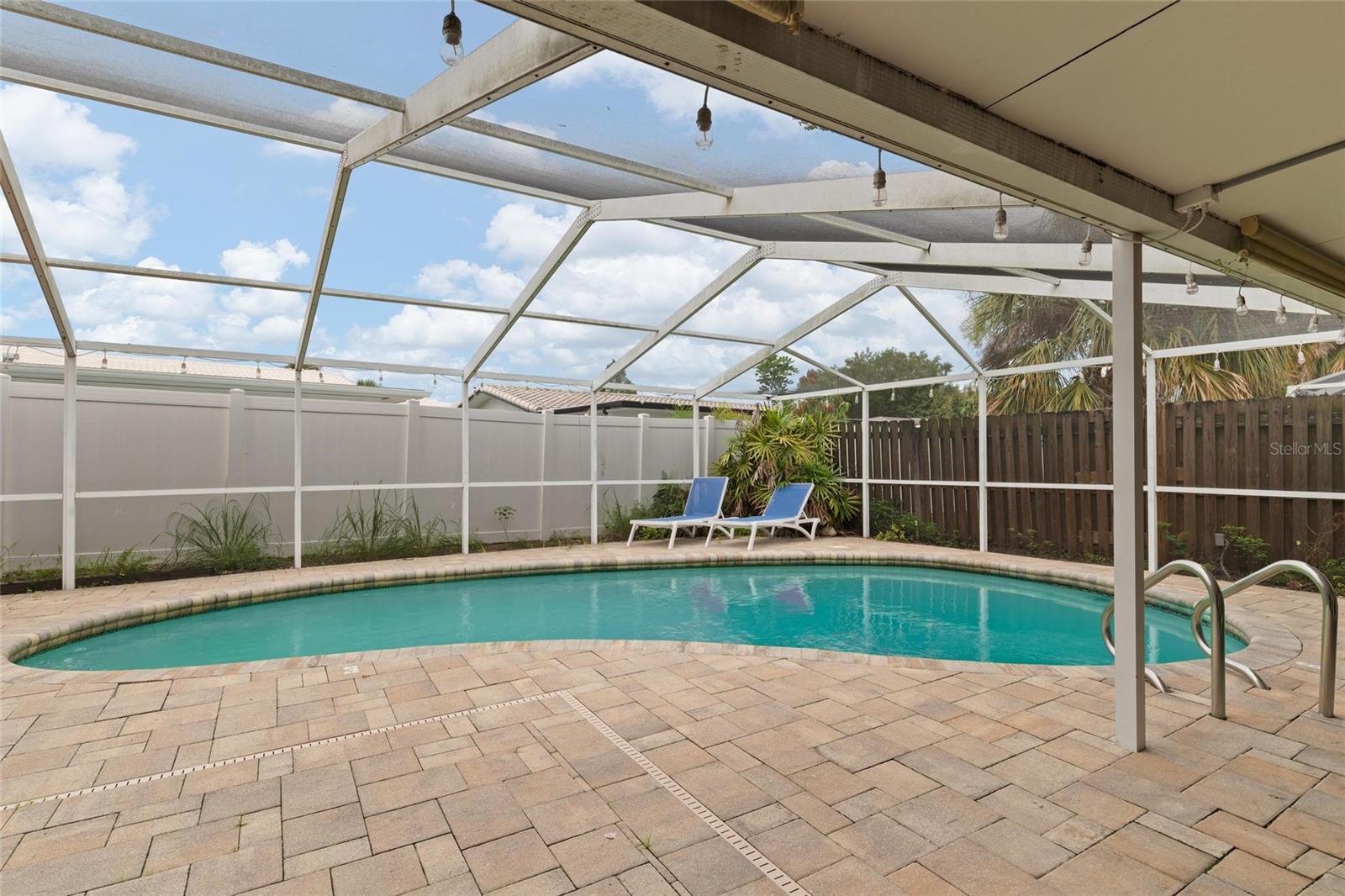 8404 FLAGSTONE DR — photo 25