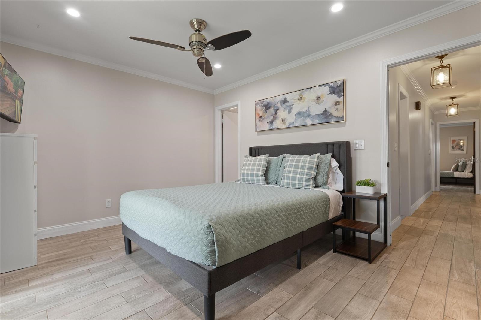 8404 FLAGSTONE DR — photo 18