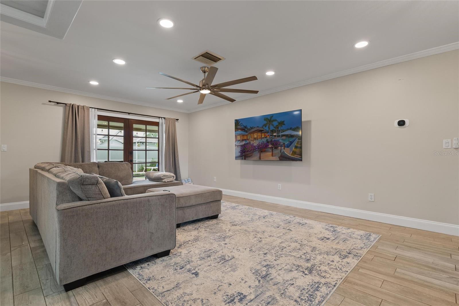8404 FLAGSTONE DR — photo 12