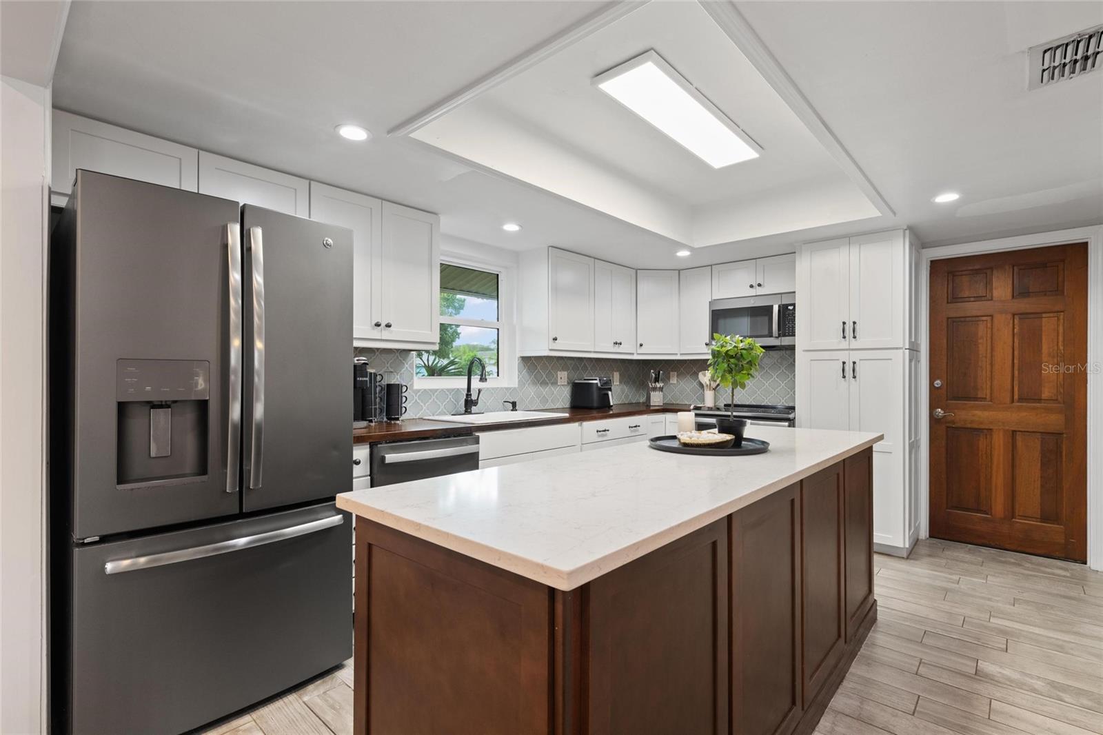 8404 FLAGSTONE DR — photo 10
