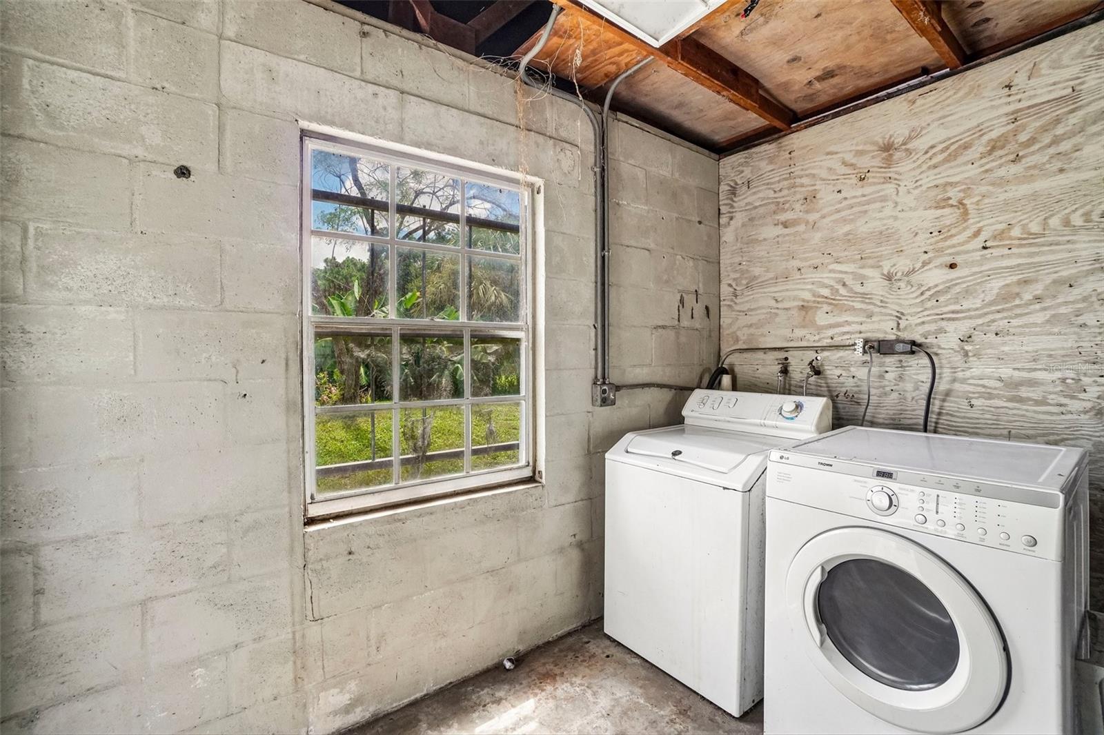 9216 W ROBSON ST — photo 30