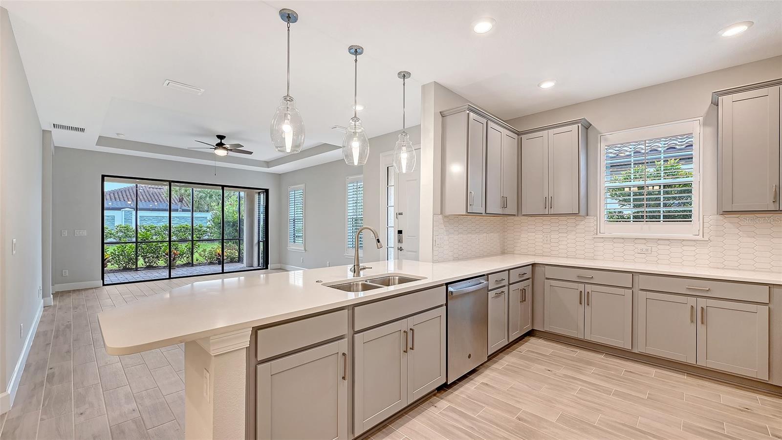 6066 MESA GLN — photo 17