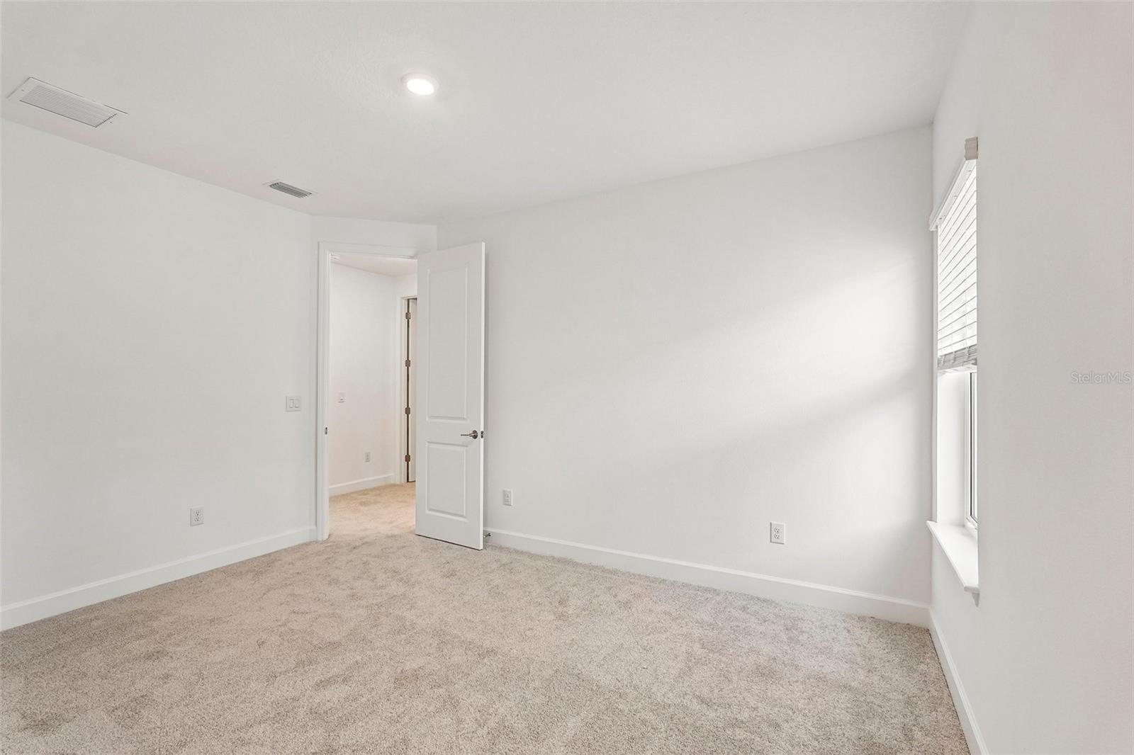 7024 FOXBORO WAY — photo 32