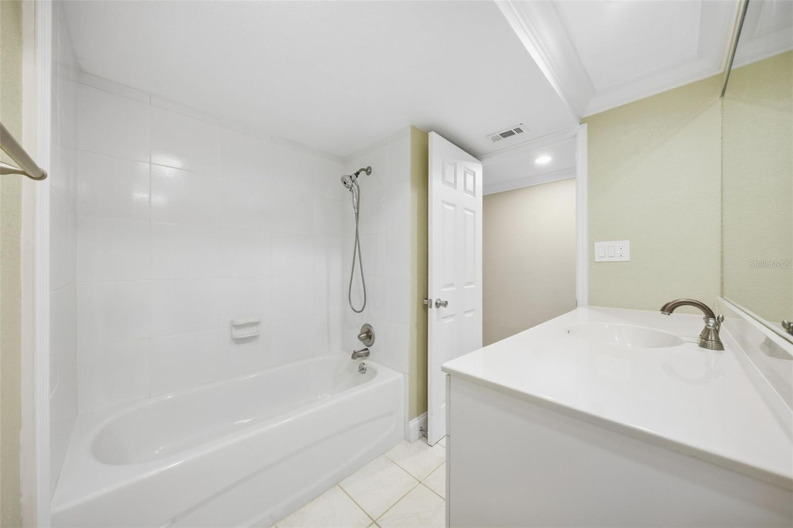 4141 BAYSHORE BLVD #604 — photo 18