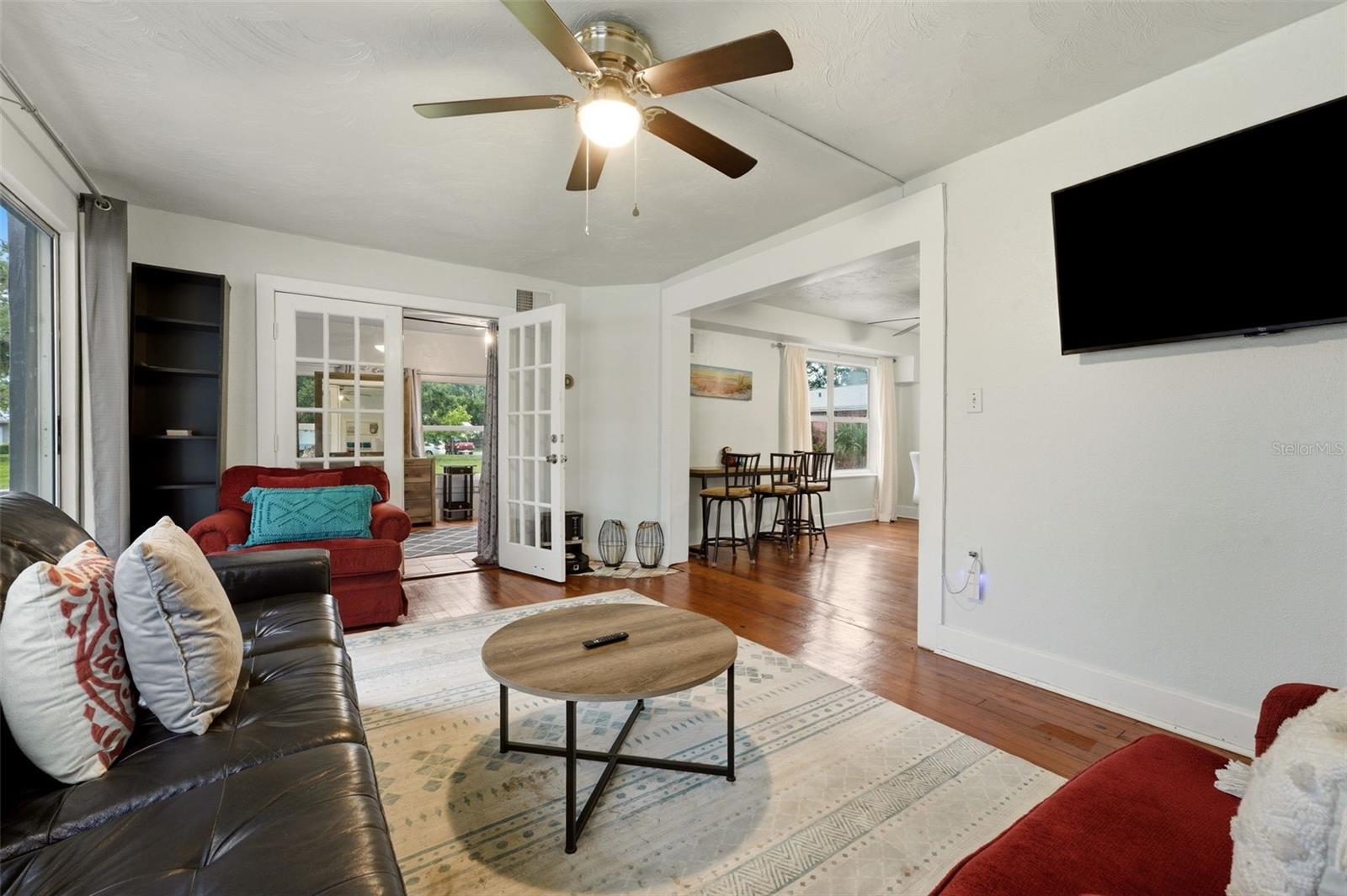 3052 ALTA VISTA ST — photo 10