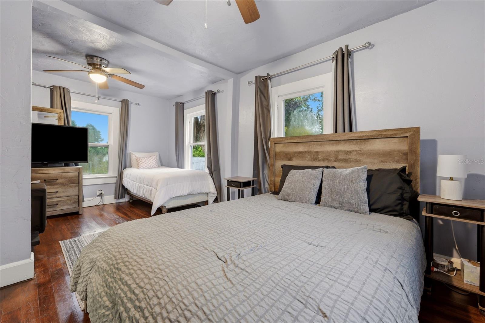 3052 ALTA VISTA ST — photo 31