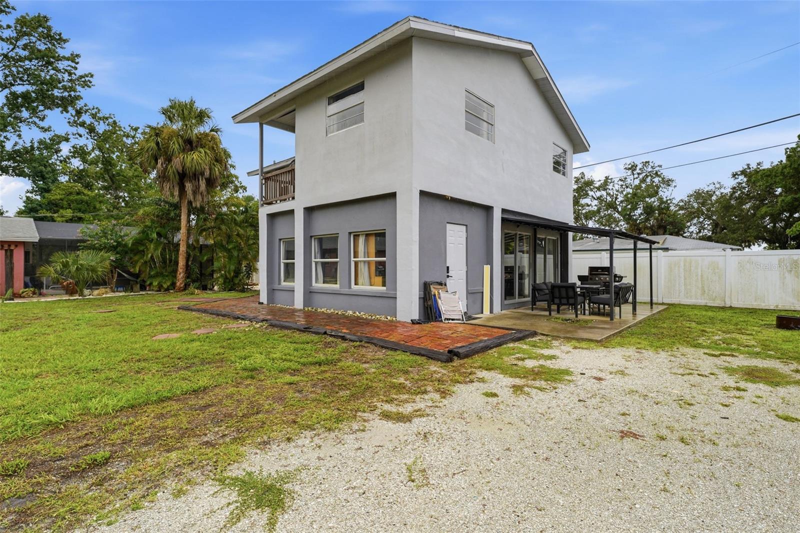 3052 ALTA VISTA ST — photo 37