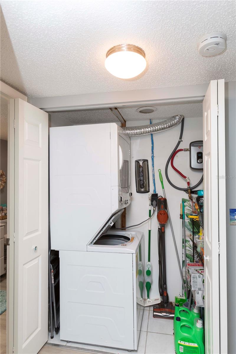 11140 CARRIAGE HILL DR #4 — photo 15