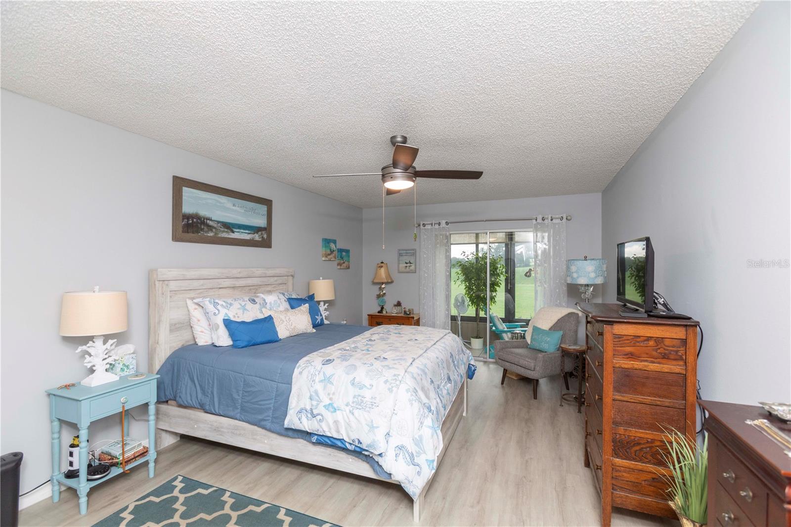 11140 CARRIAGE HILL DR #4 — photo 17