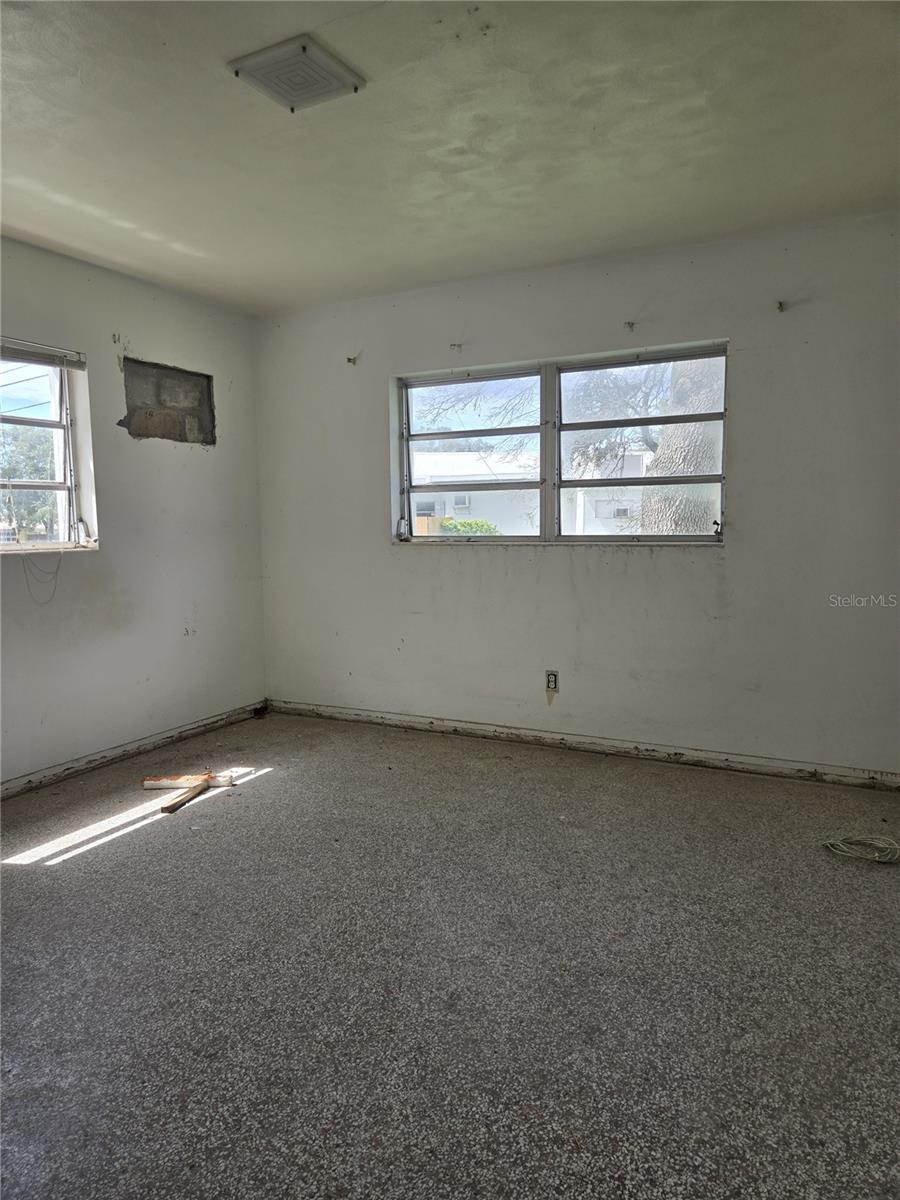 1216 FRANKLIN CIR — photo 5