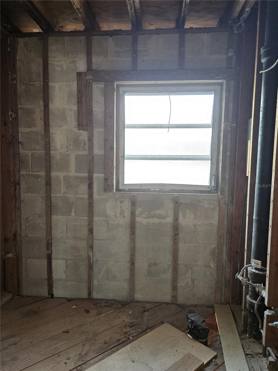 1216 FRANKLIN CIR — photo 13