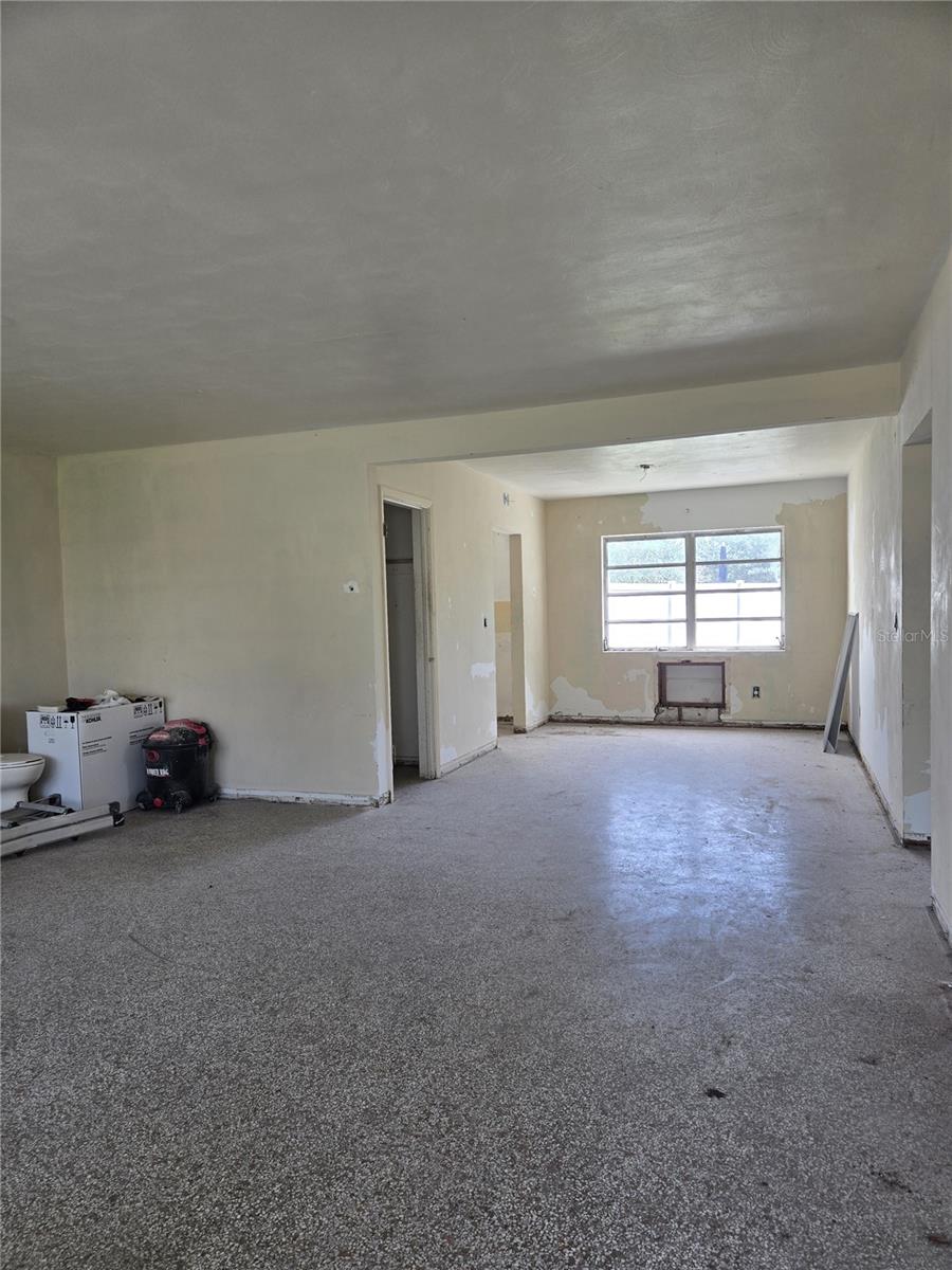 1216 FRANKLIN CIR — photo 4