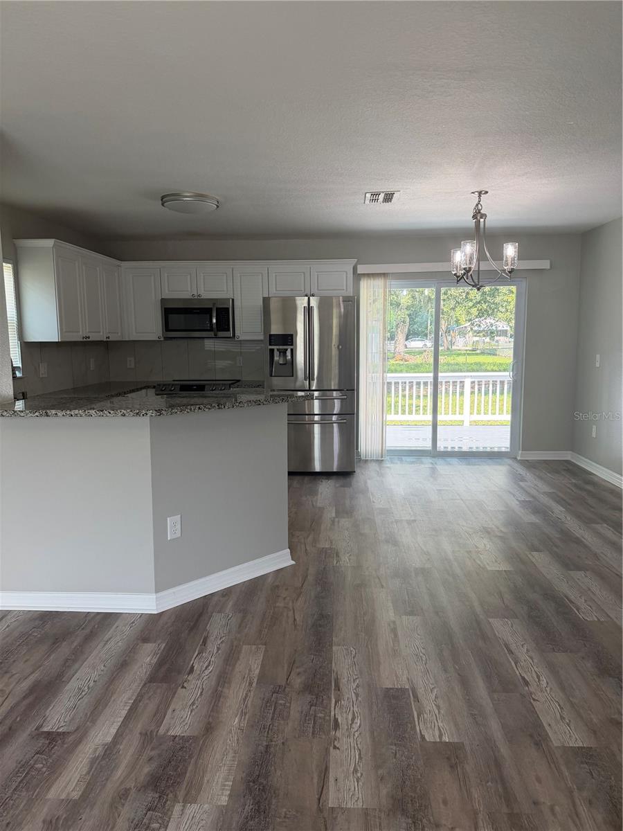 21015 MARKET ST — photo 10