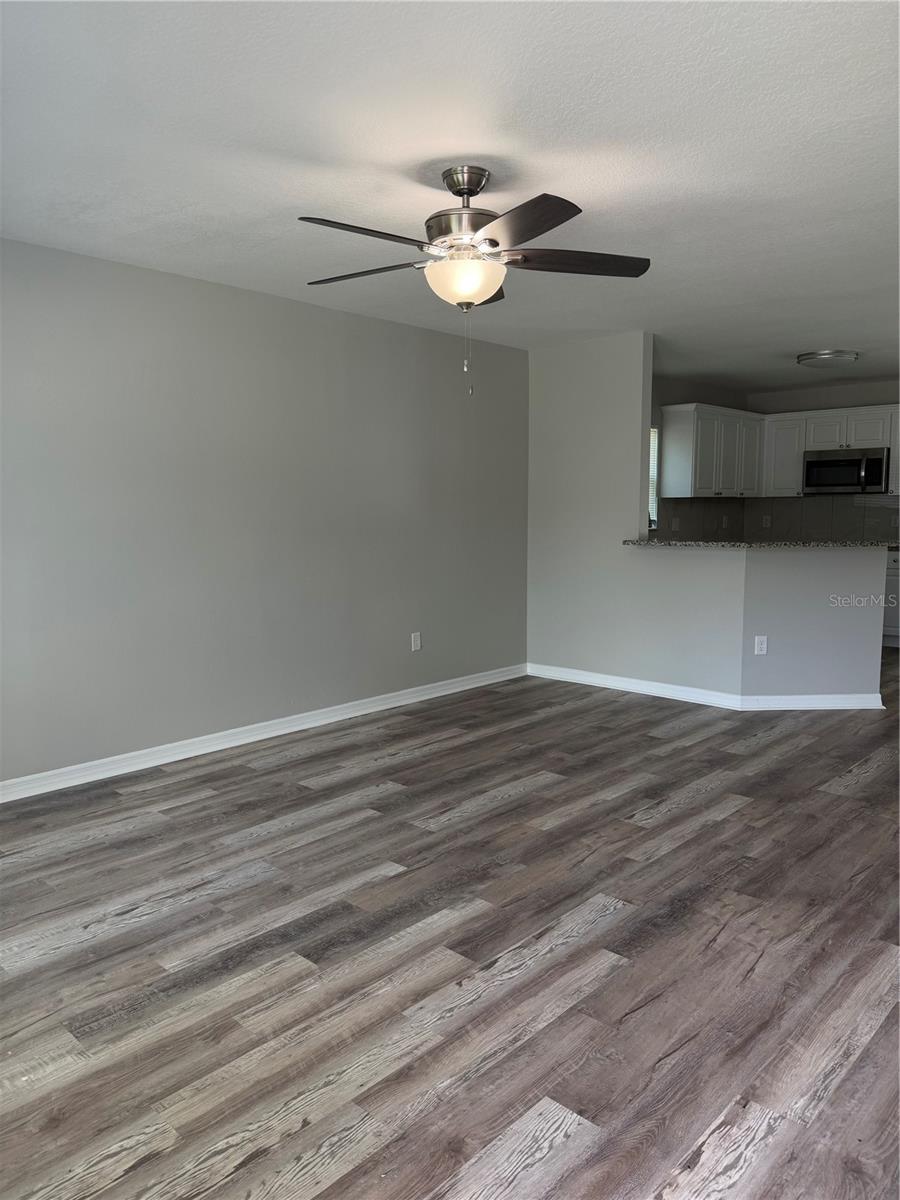 21015 MARKET ST — photo 9