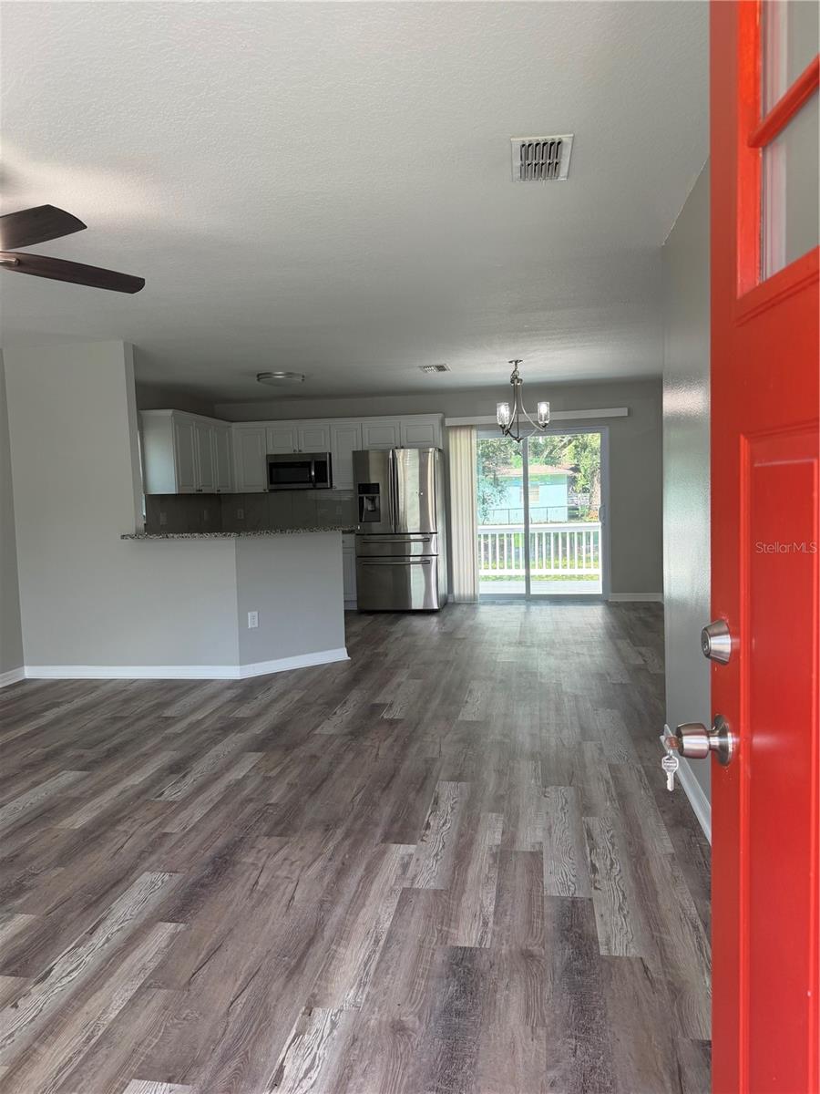 21015 MARKET ST — photo 8