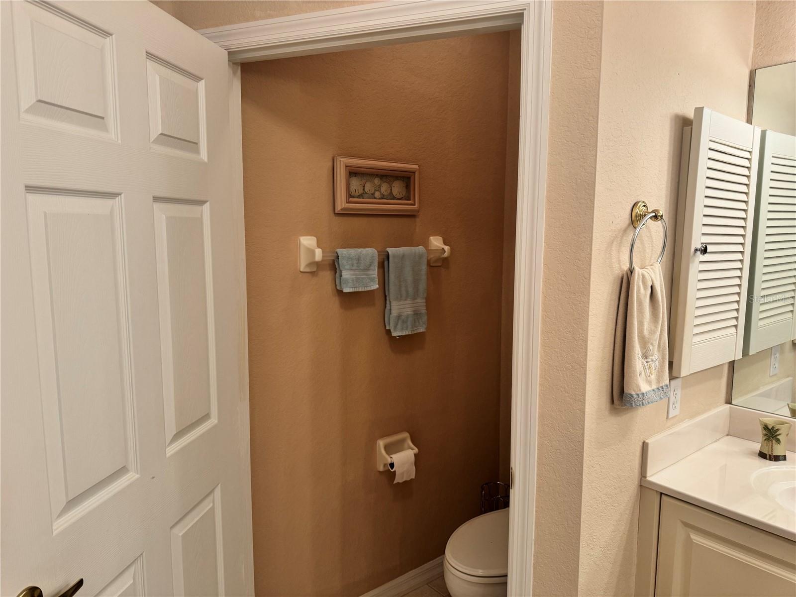 2427 MAGNOLIA CIR — photo 32