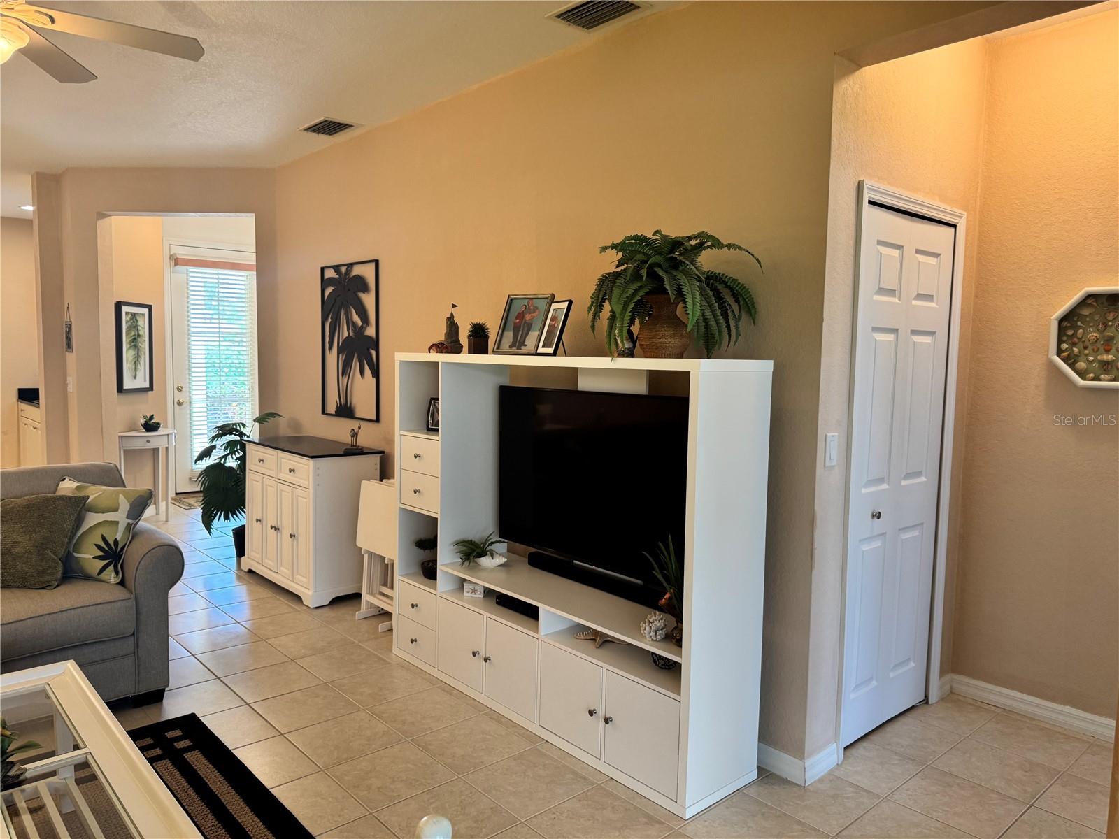2427 MAGNOLIA CIR — photo 12