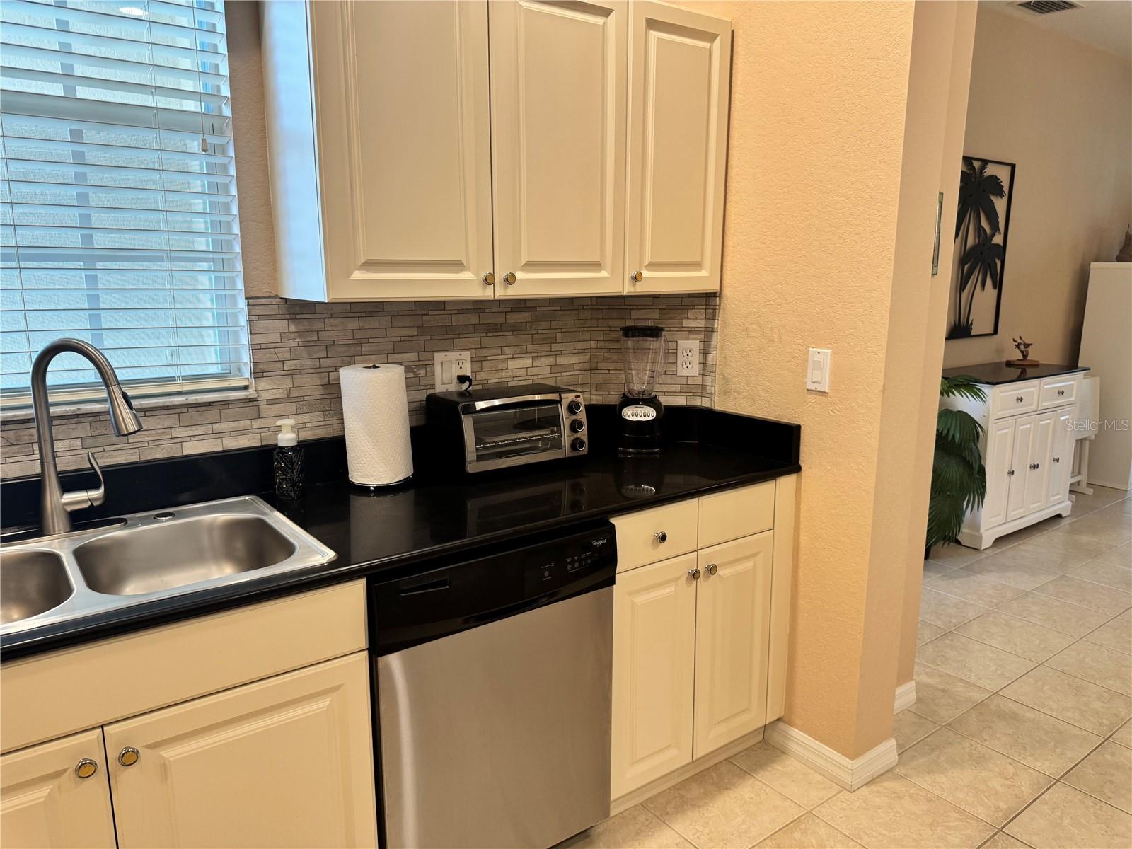 2427 MAGNOLIA CIR — photo 19