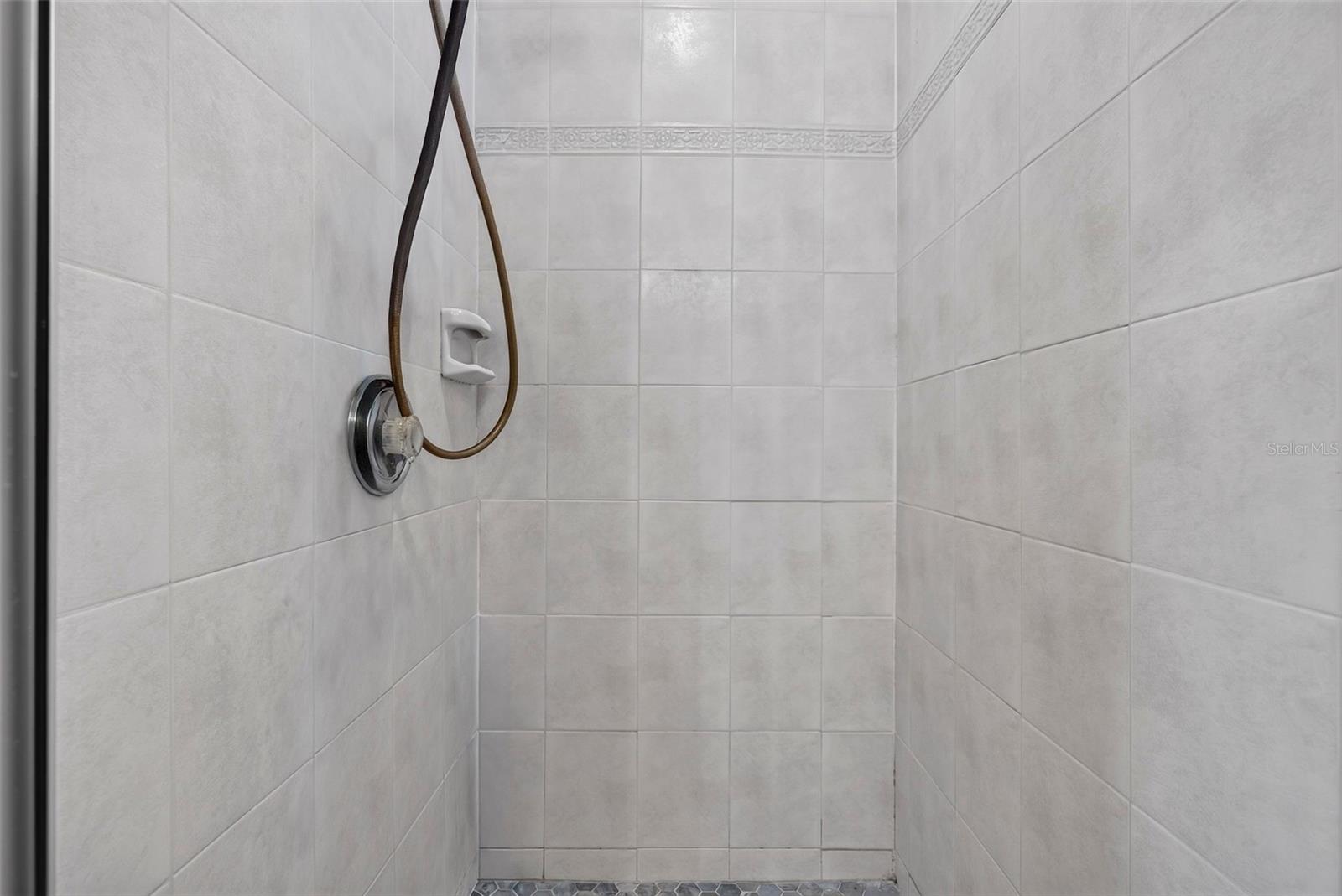 7611 MAKO DR — photo 38