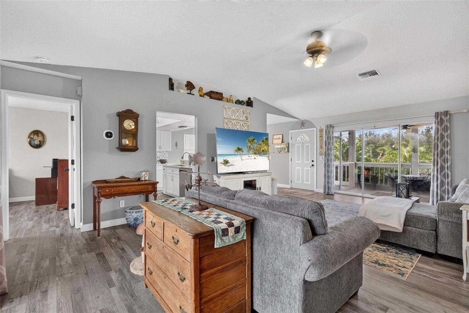 7611 MAKO DR — photo 21
