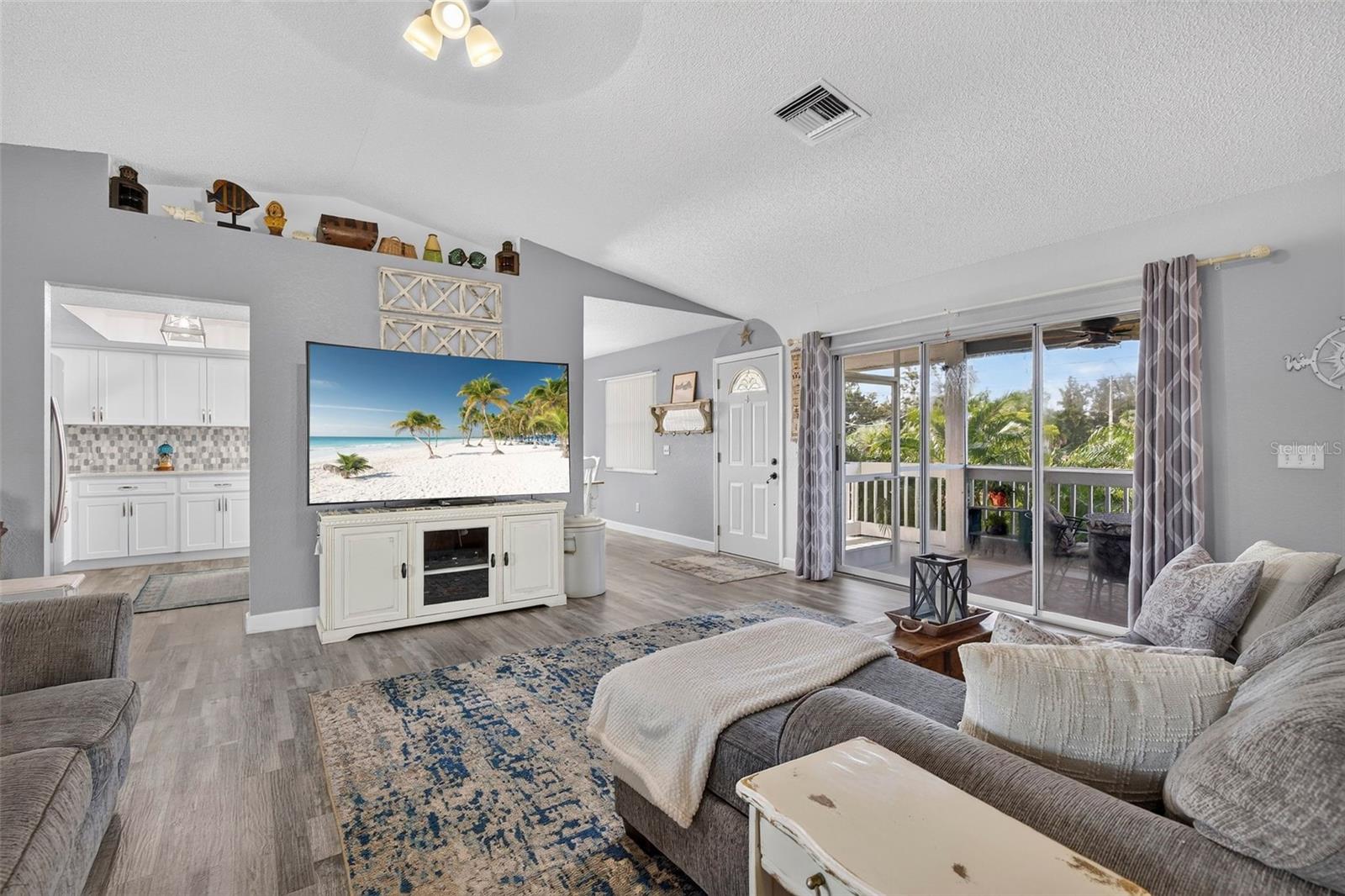 7611 MAKO DR — photo 32