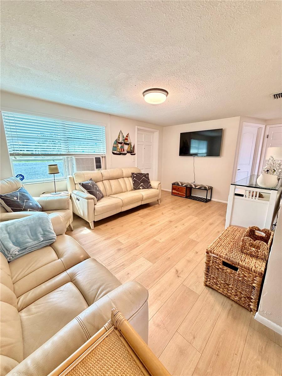 1322 N PINELLAS AVE — photo 25