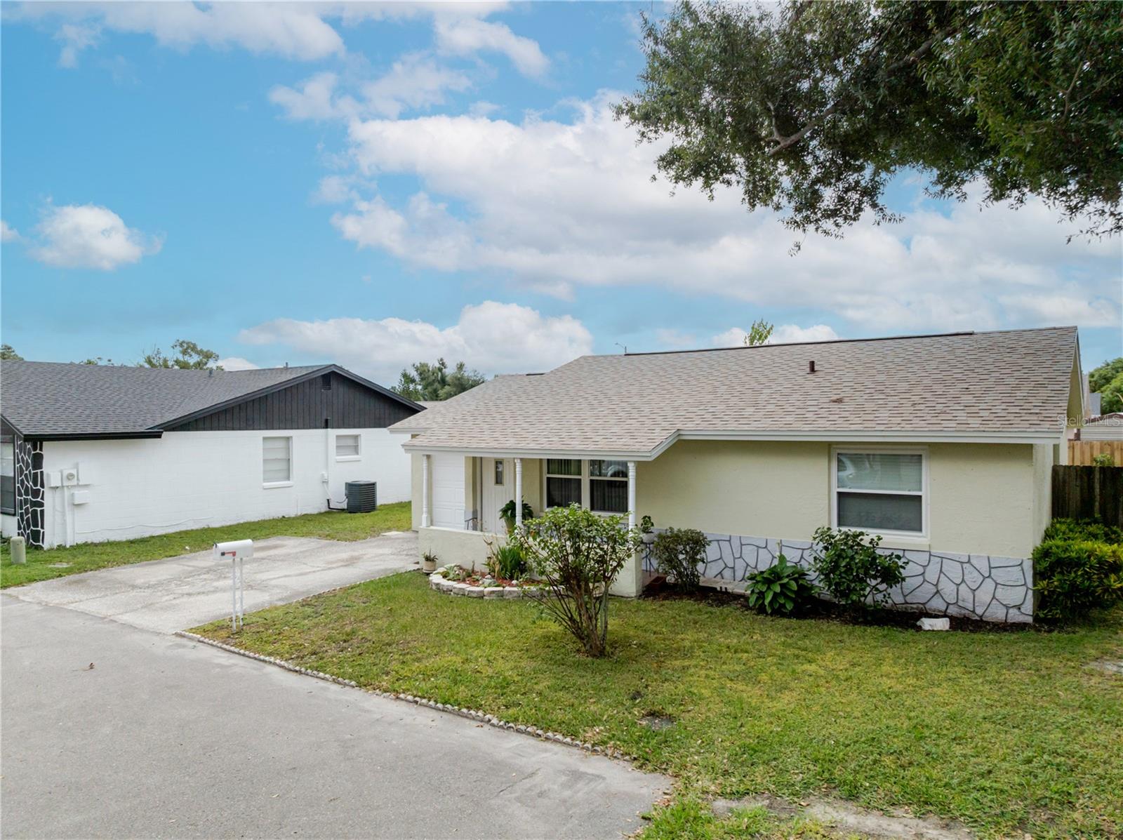 10118 HUNTERS POINT CT — photo 37