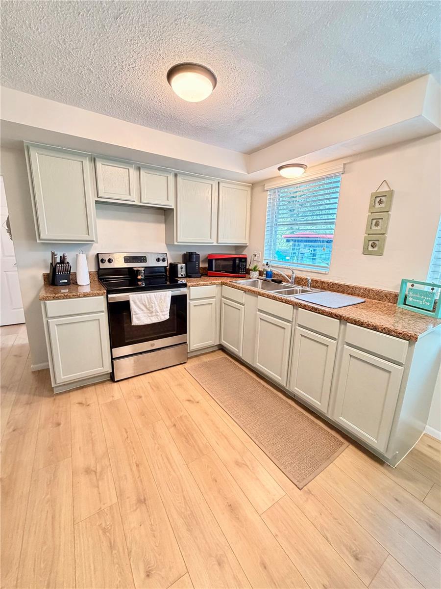 1322 N PINELLAS AVE — photo 23
