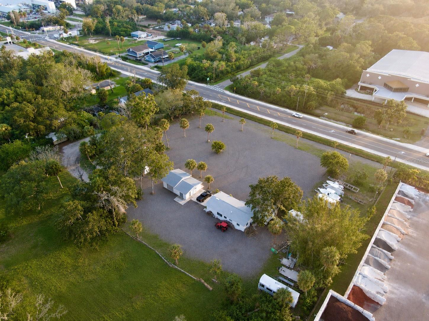 1322 N PINELLAS AVE — photo 3