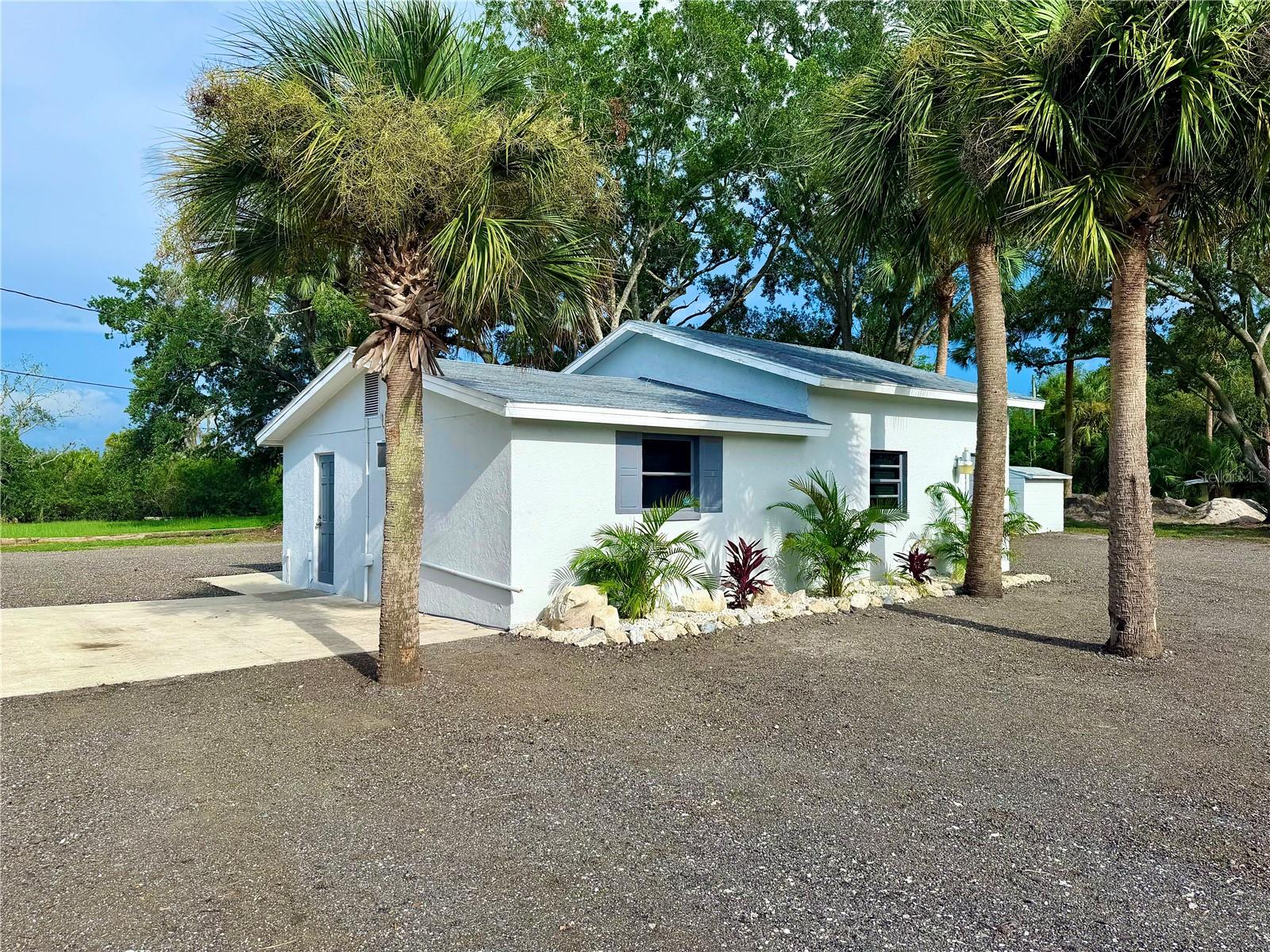 1322 N PINELLAS AVE — photo 15