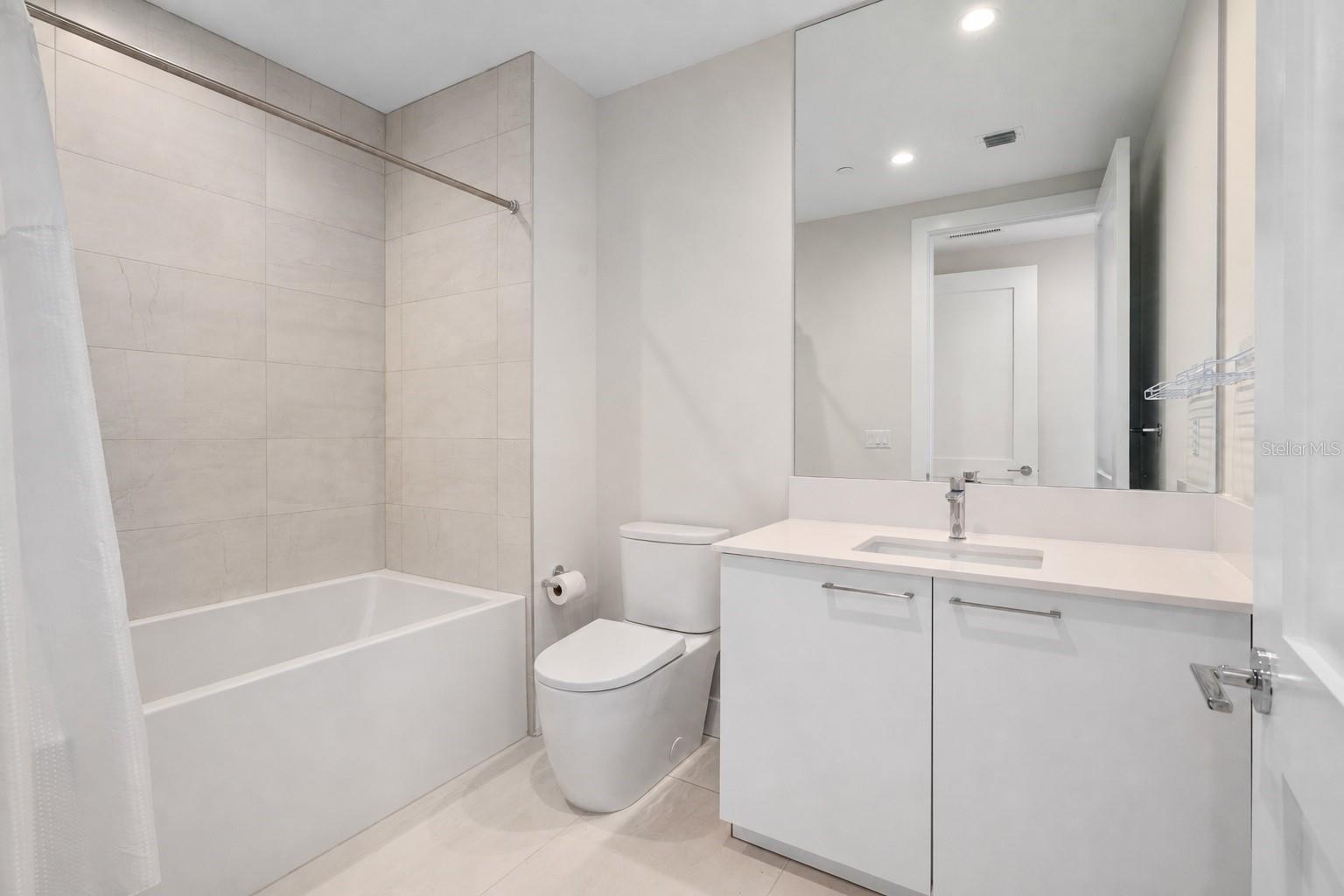 275 1ST AVE S #1902 — photo 24