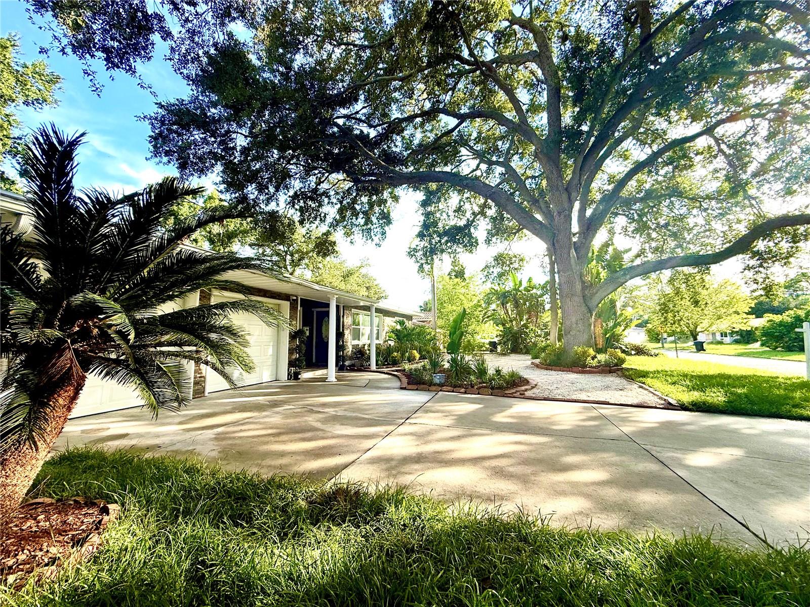 1557 ROBINSON DR N — photo 43