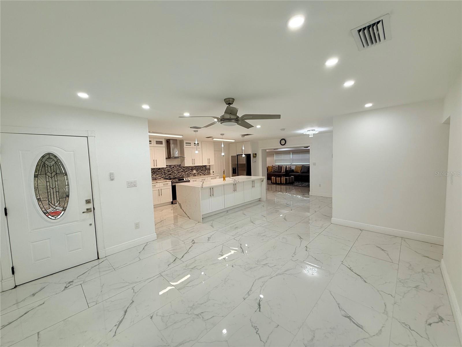 1557 ROBINSON DR N — photo 11
