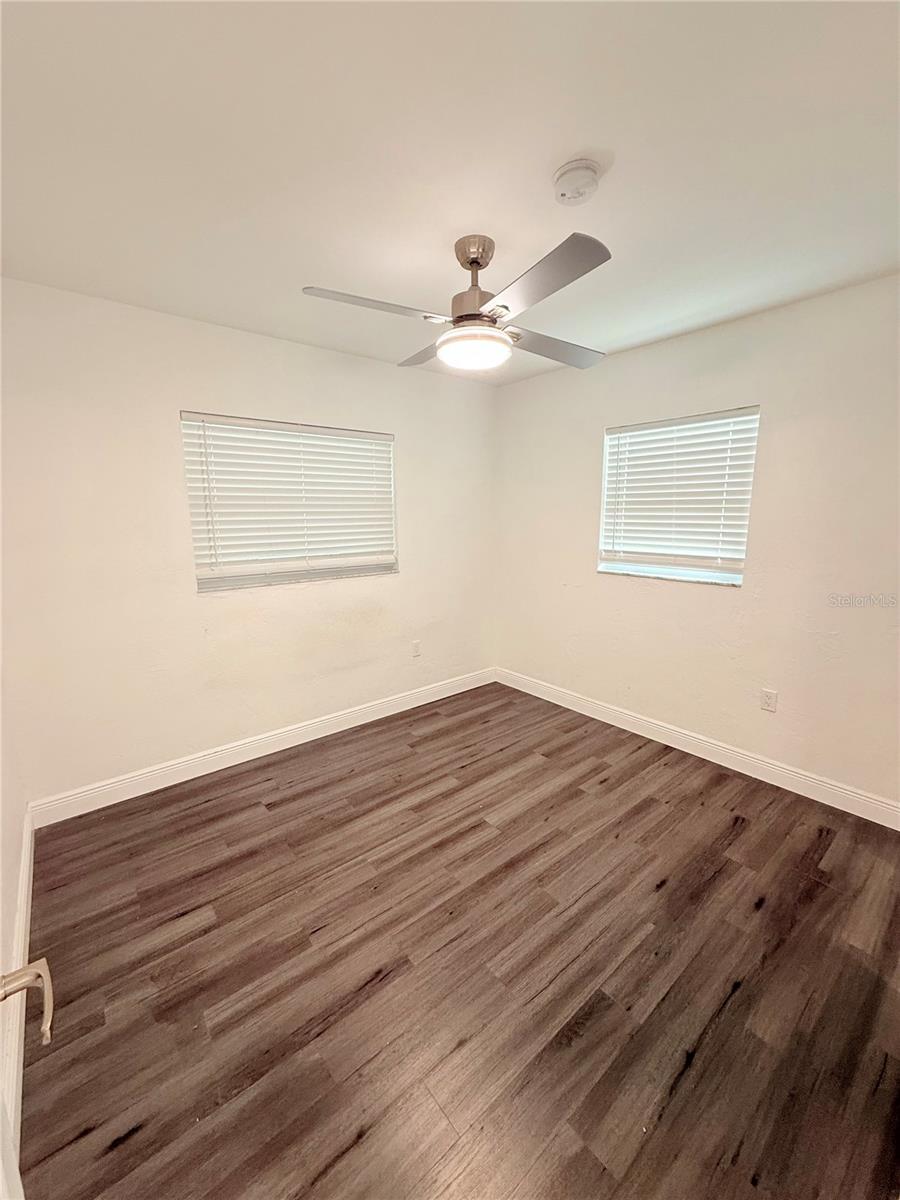 1557 ROBINSON DR N — photo 22
