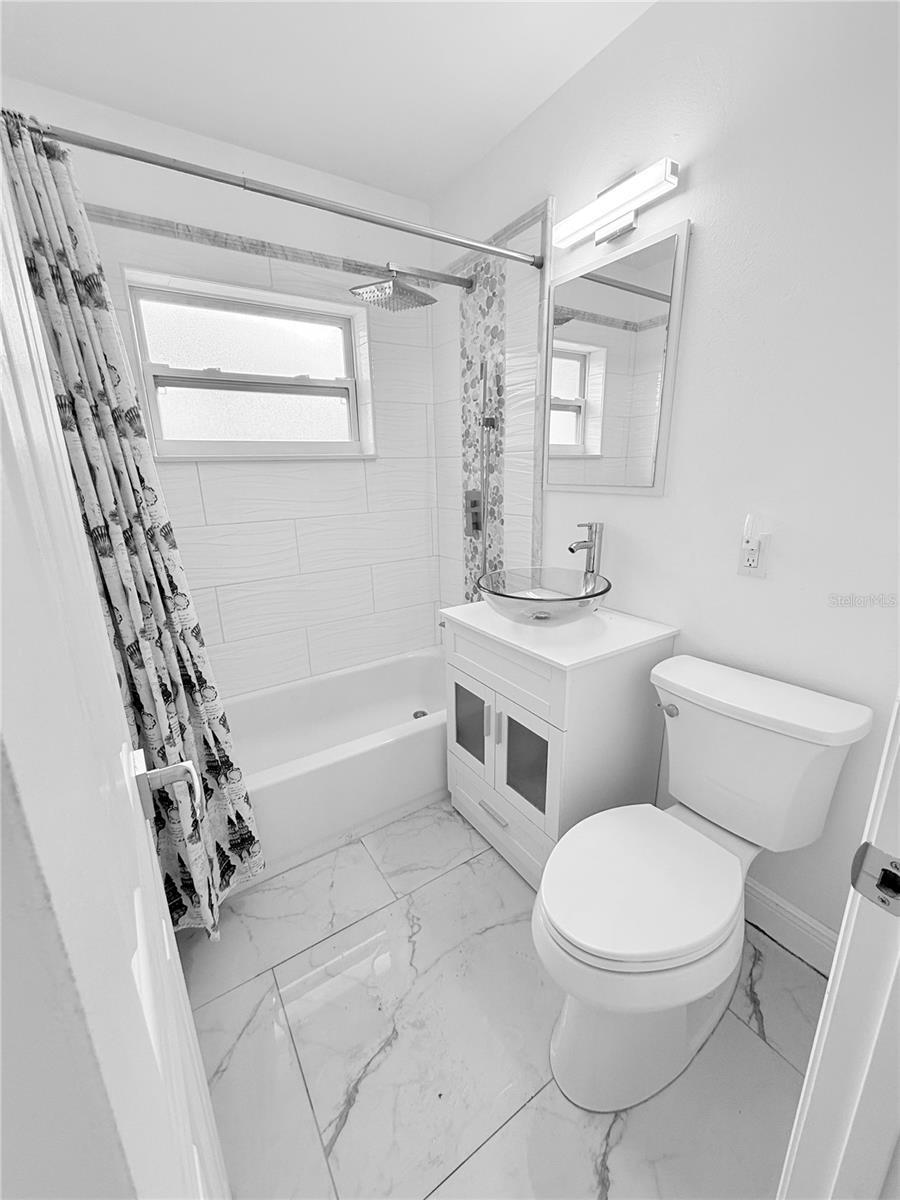 1557 ROBINSON DR N — photo 24