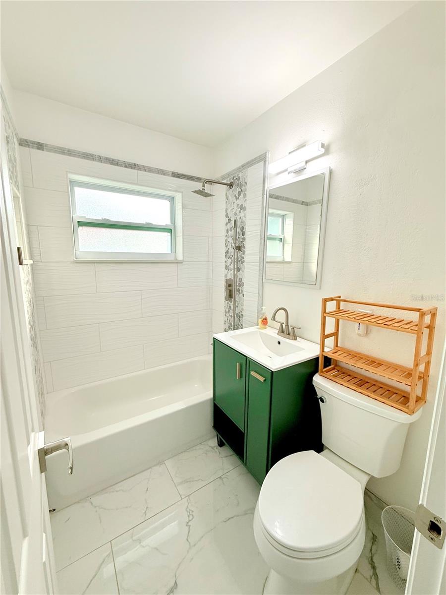1557 ROBINSON DR N — photo 28