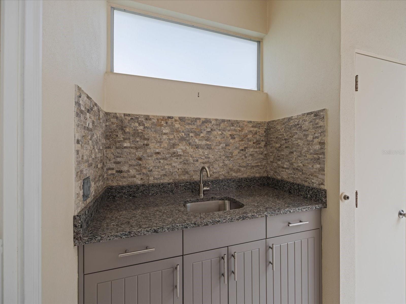 4987 CROSS POINTE DR — photo 47