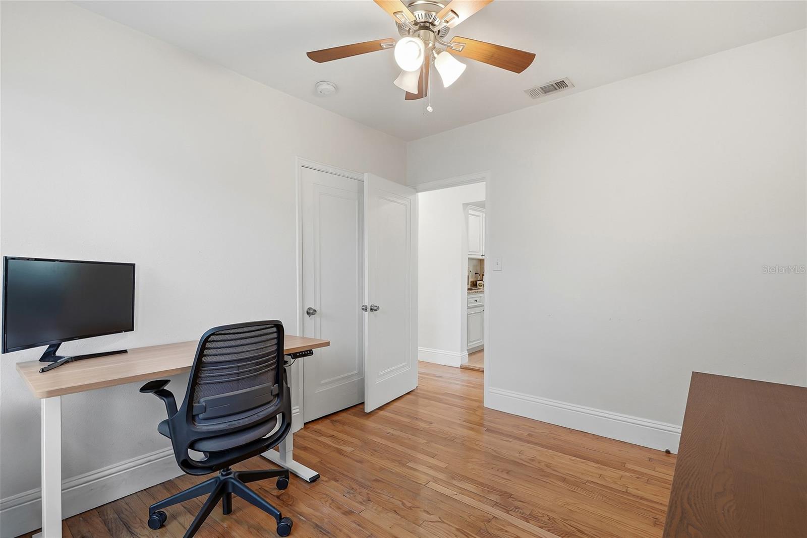 6031 HOBSON ST NE — photo 28