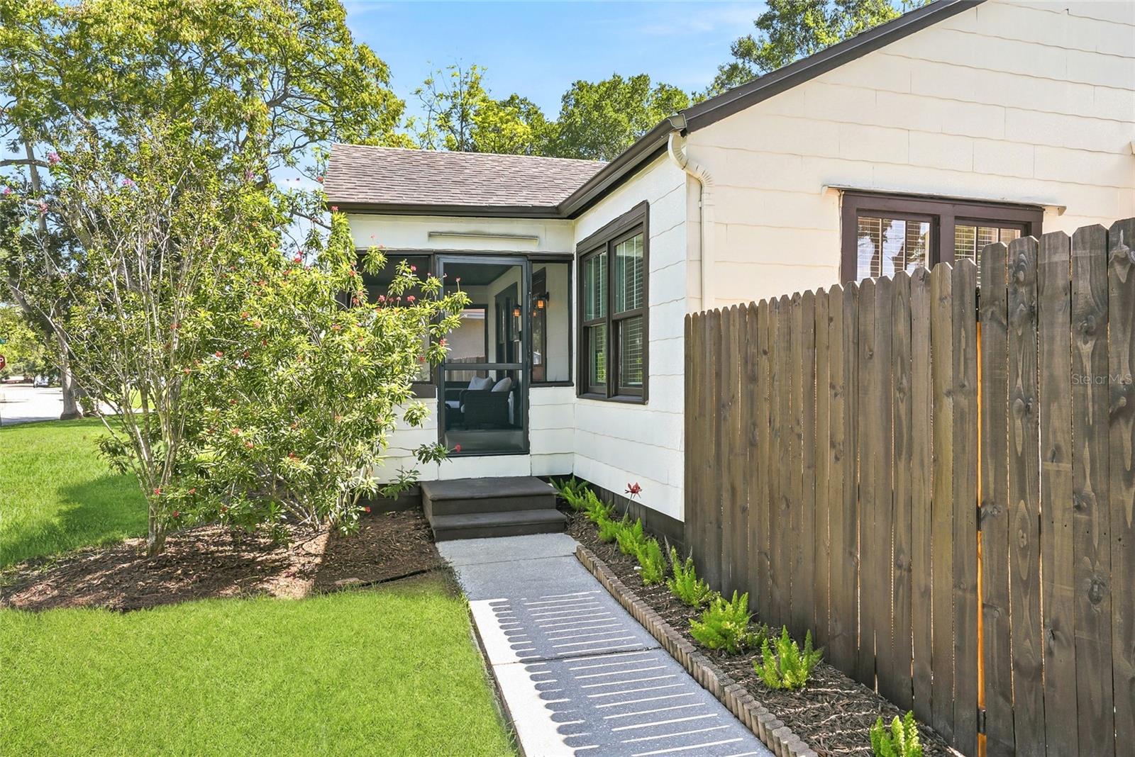 6031 HOBSON ST NE — photo 7