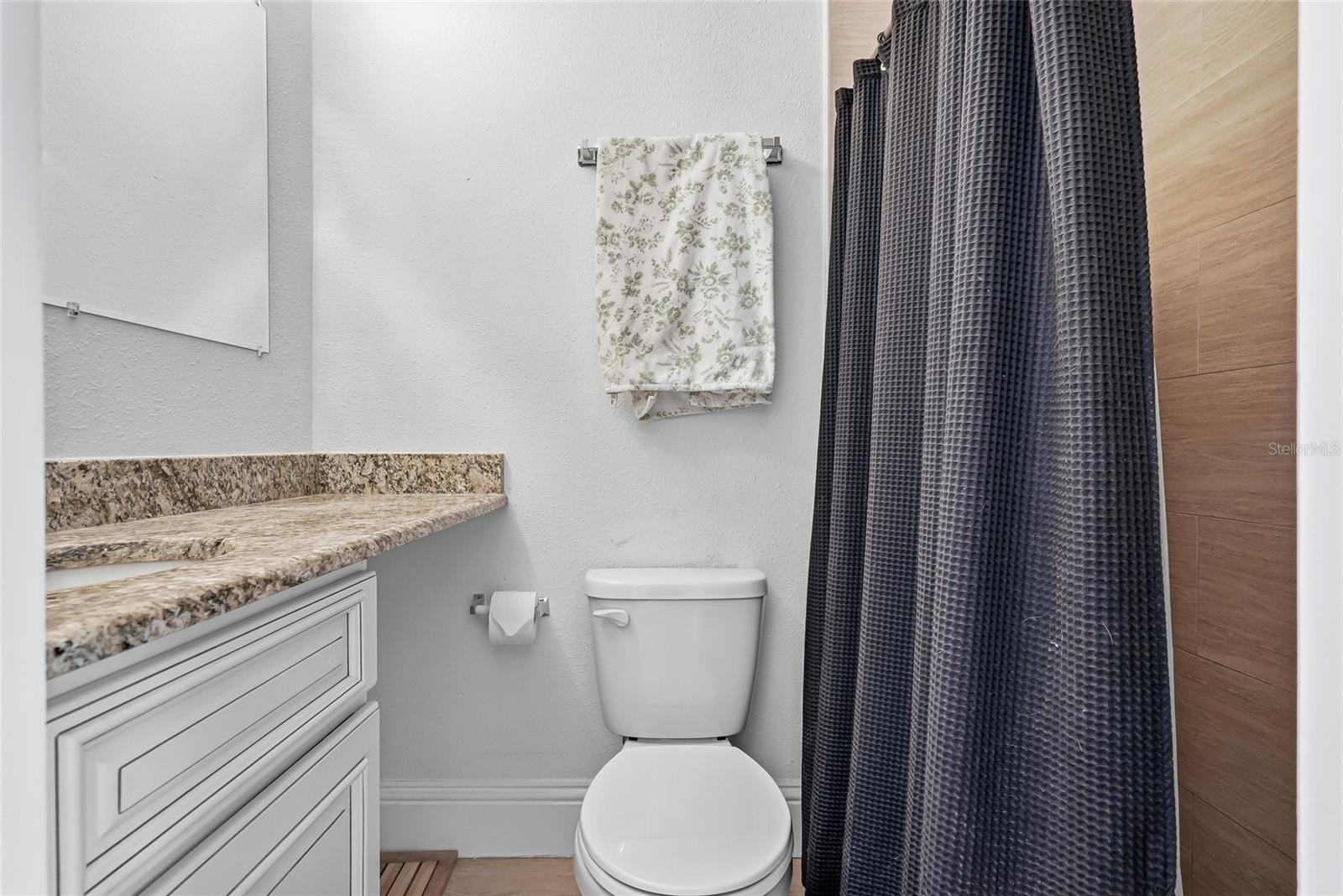 6031 HOBSON ST NE — photo 26