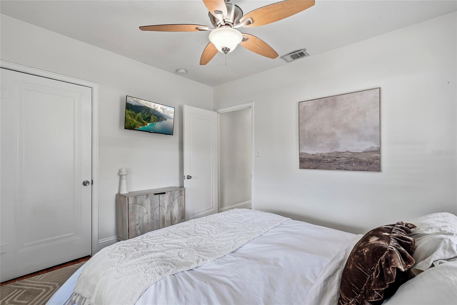 6031 HOBSON ST NE — photo 20