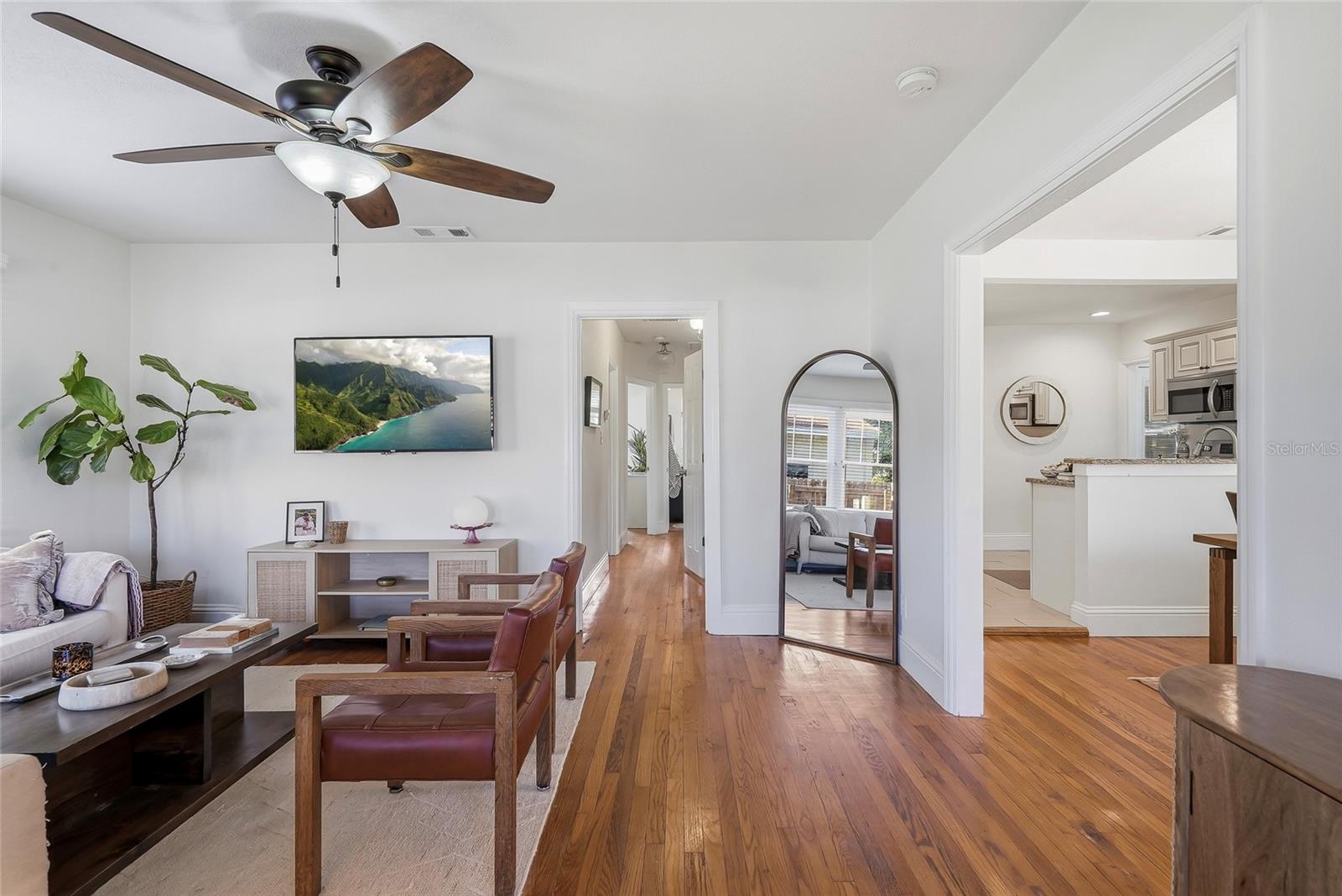 6031 HOBSON ST NE — photo 11