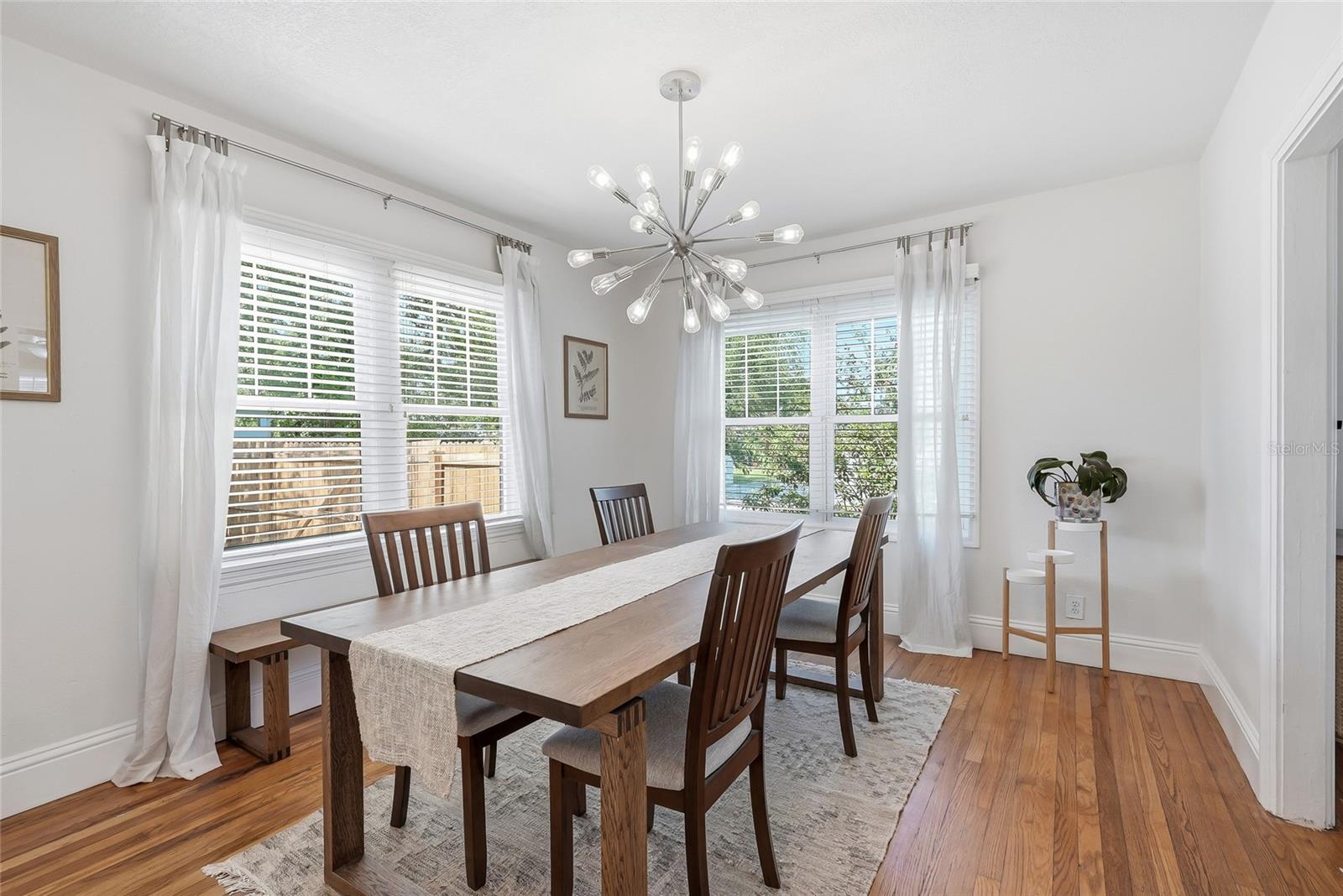 6031 HOBSON ST NE — photo 3