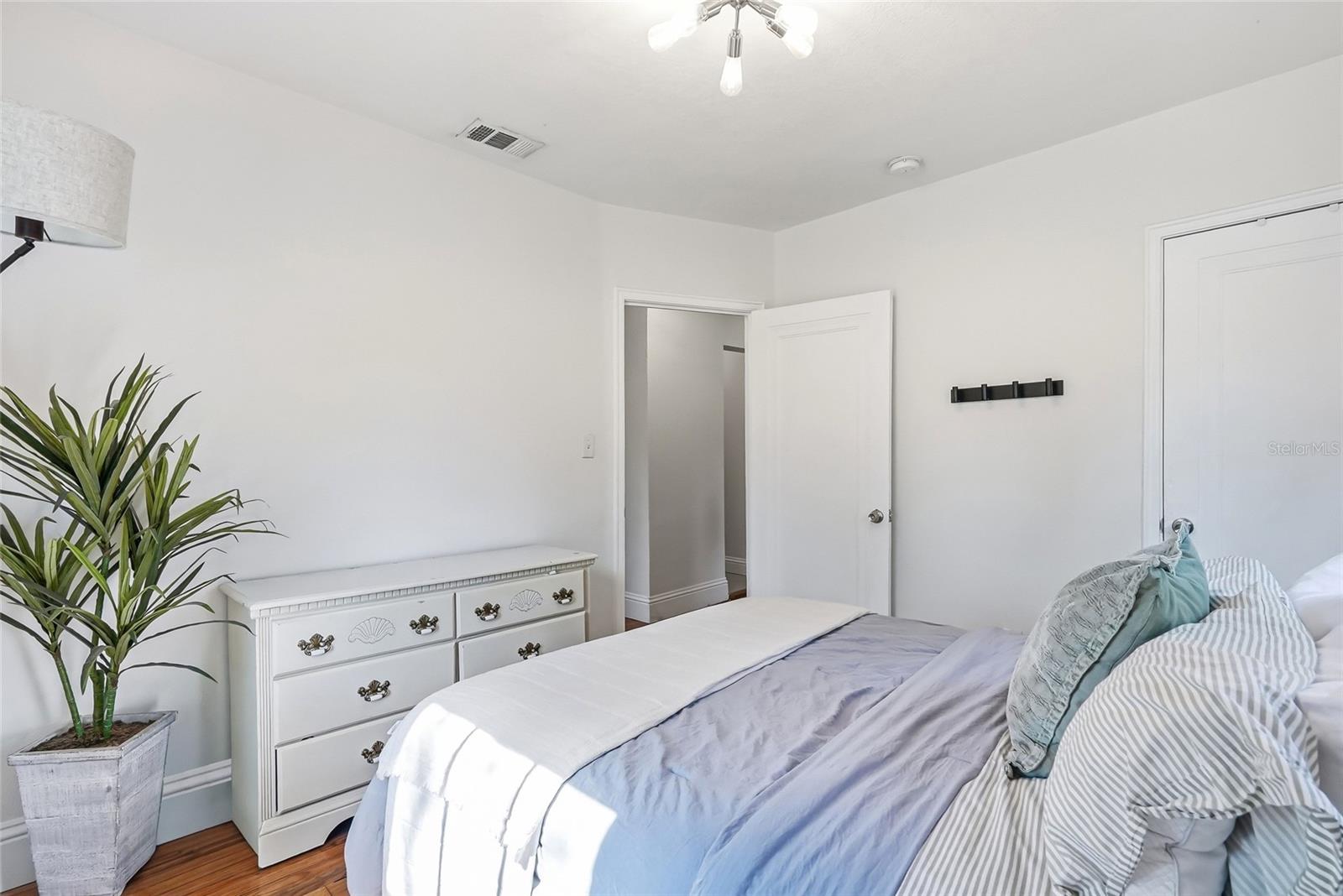 6031 HOBSON ST NE — photo 25