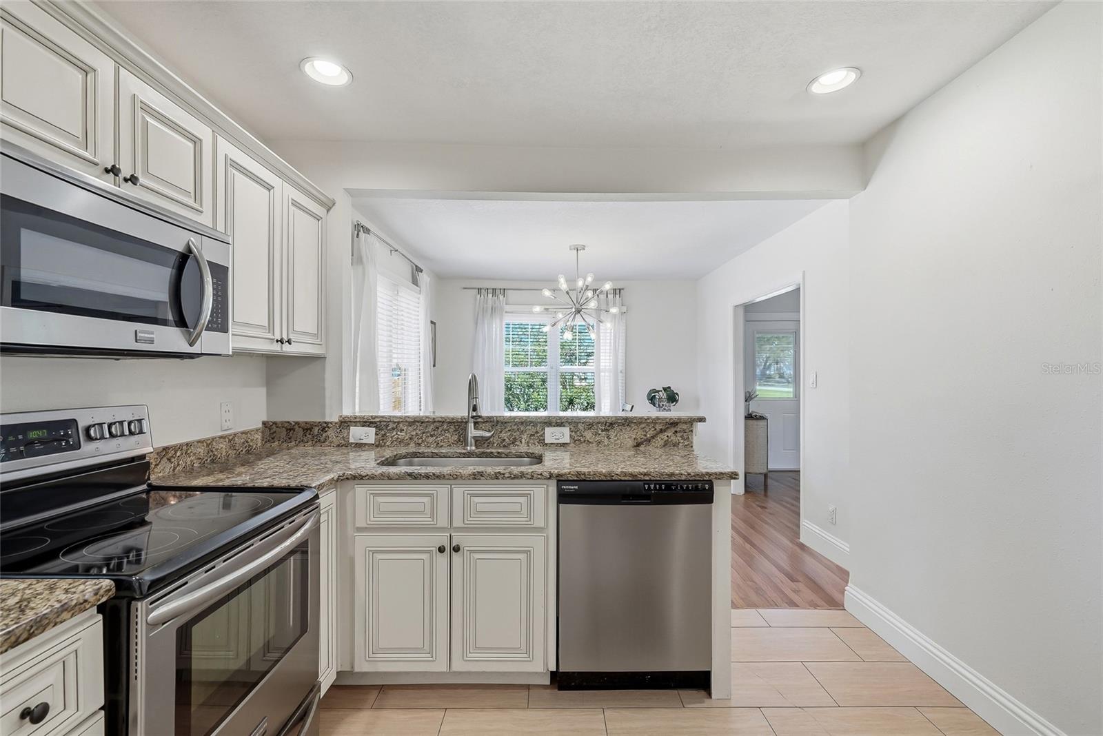 6031 HOBSON ST NE — photo 16
