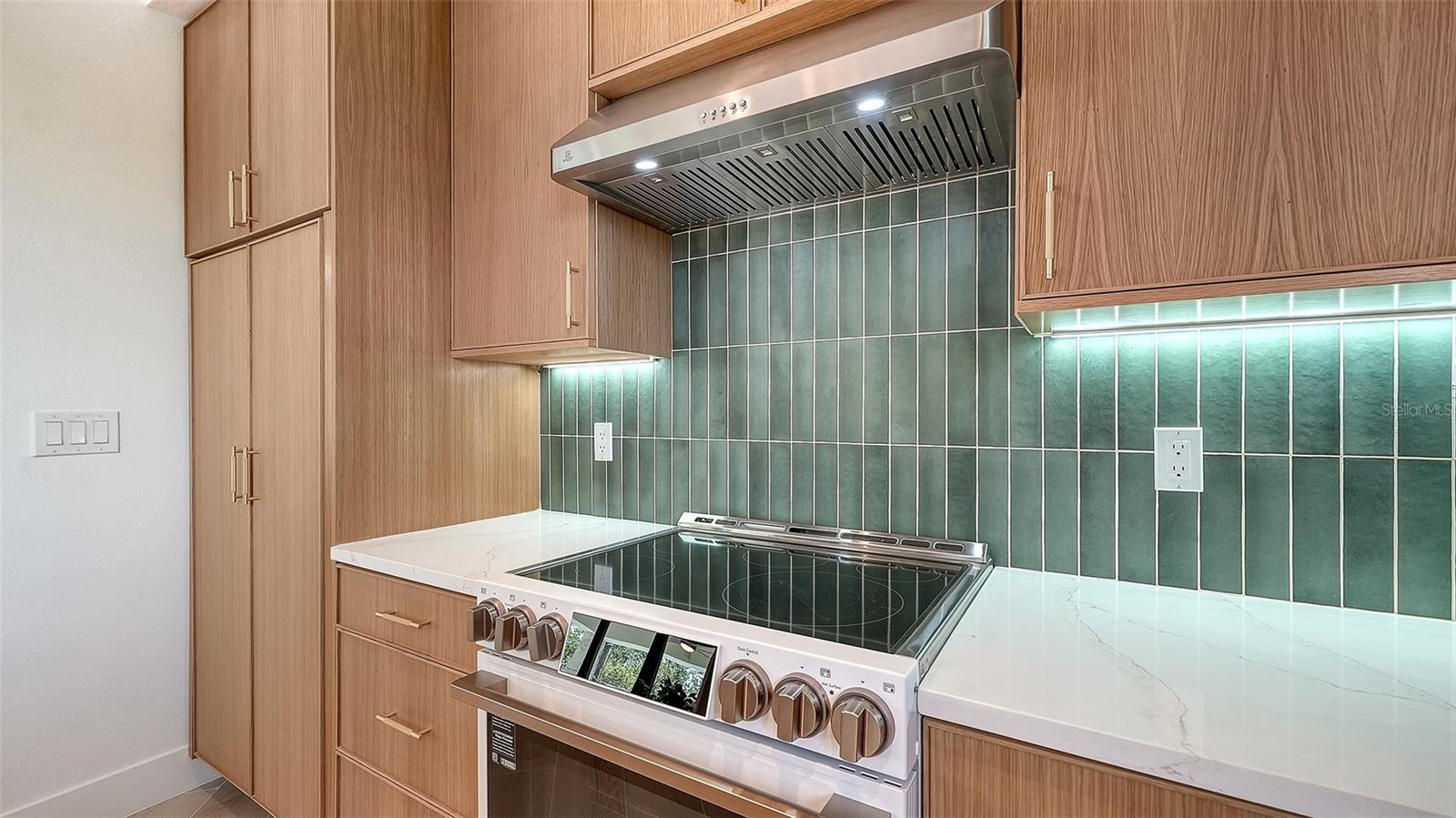 2908 AVENUE B — photo 15