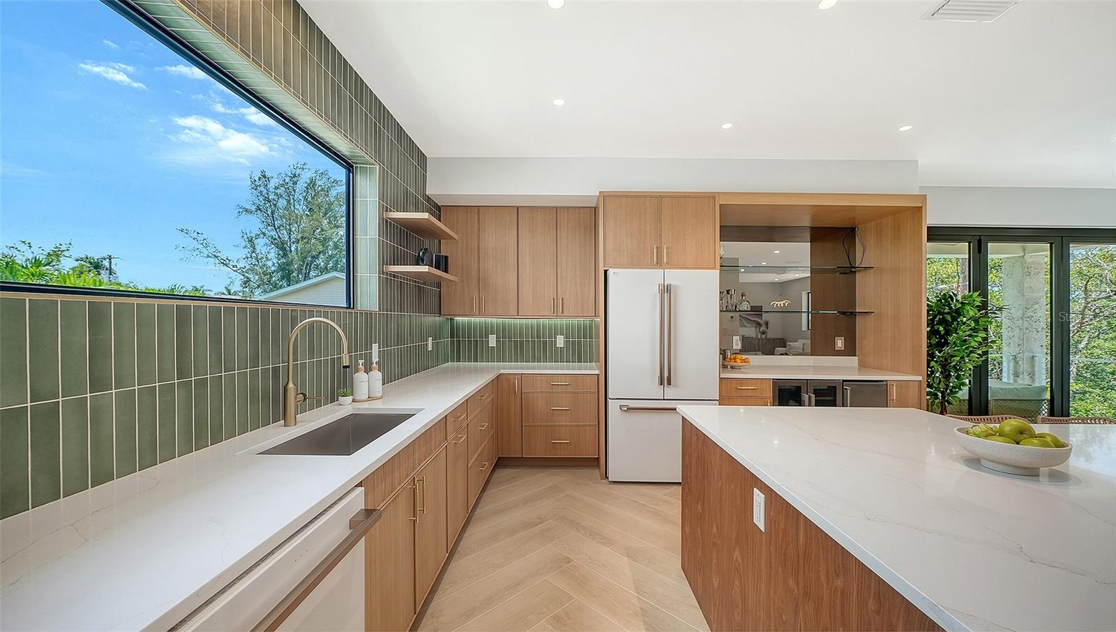 2908 AVENUE B — photo 14