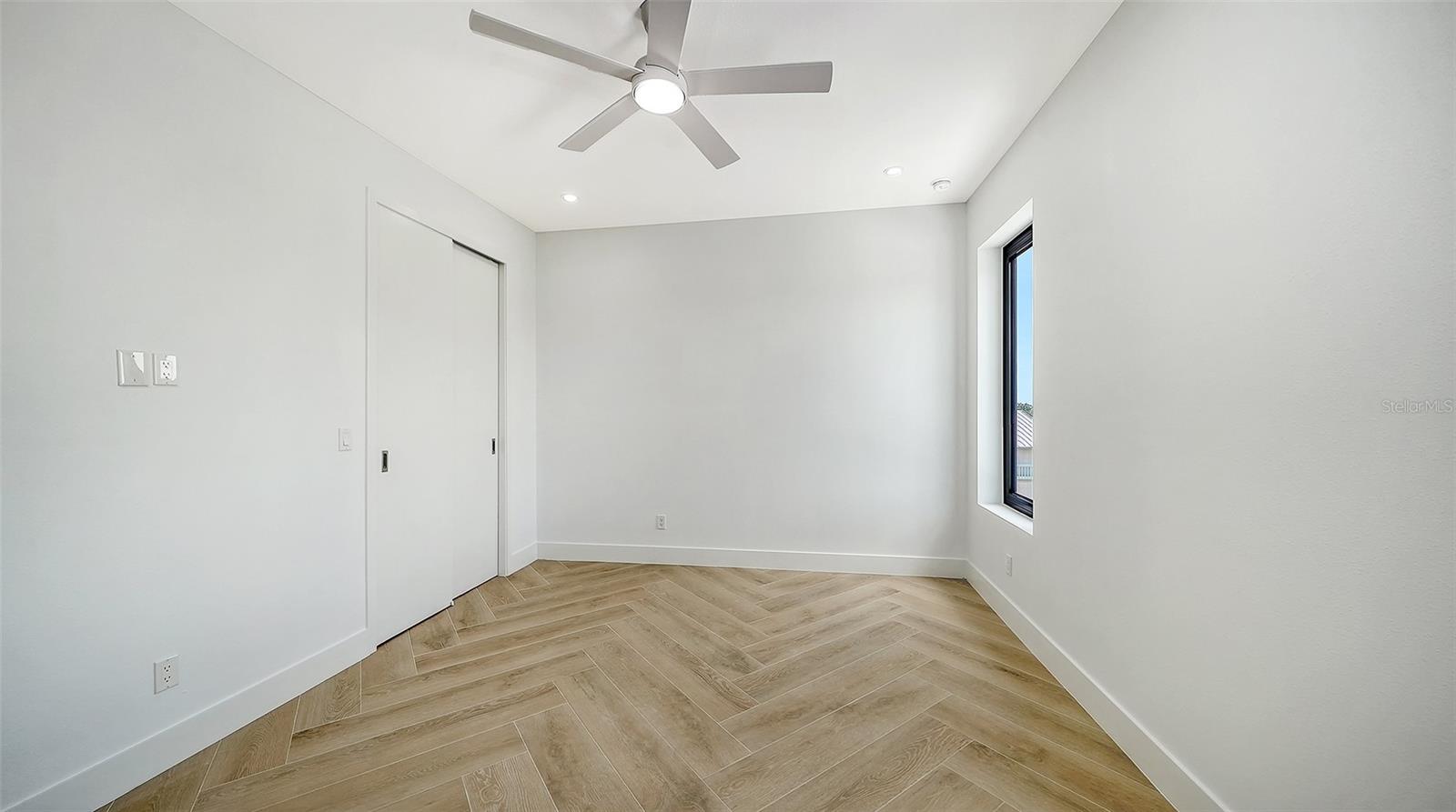 2908 AVENUE B — photo 24