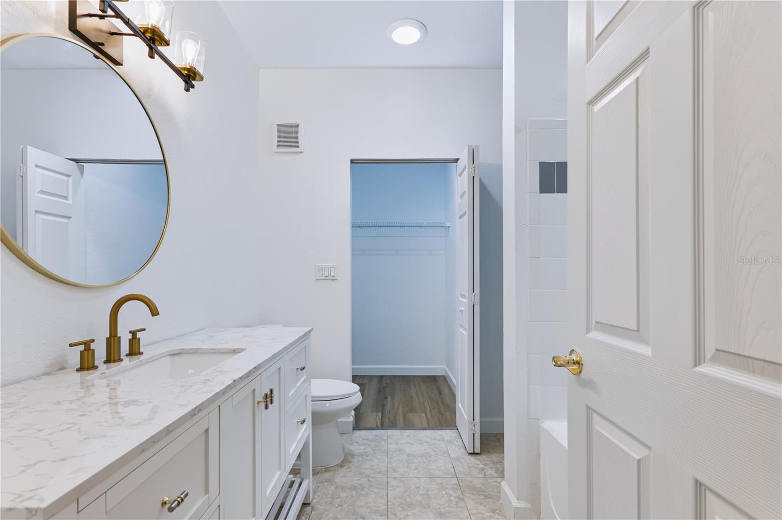 9818 LAKE CHASE ISLAND WAY #9818 — photo 9