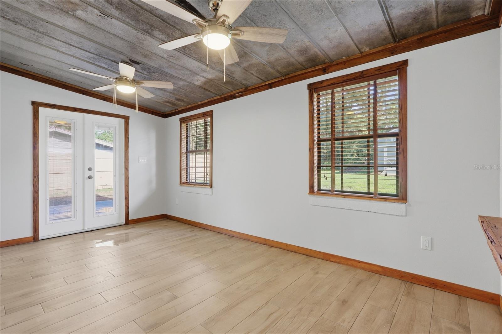 37715 DIXIE AVE — photo 9